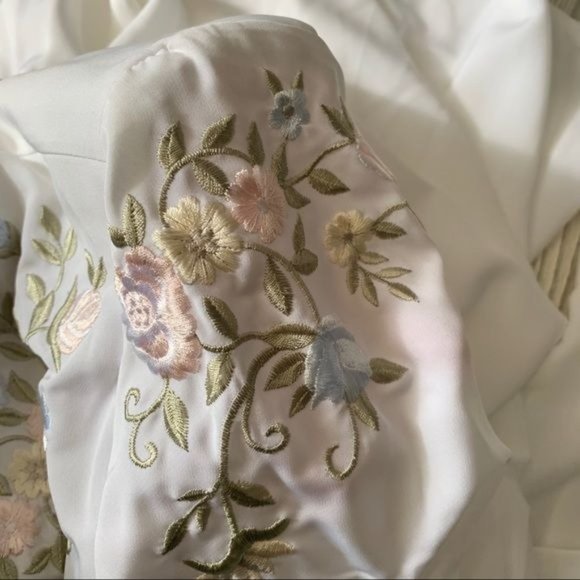 Vintage Kathy Che Petite Floral Embroidered Top - Picture 7 of 9